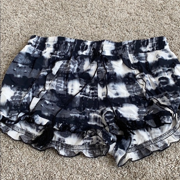 Shorts - Picture 1 of 4